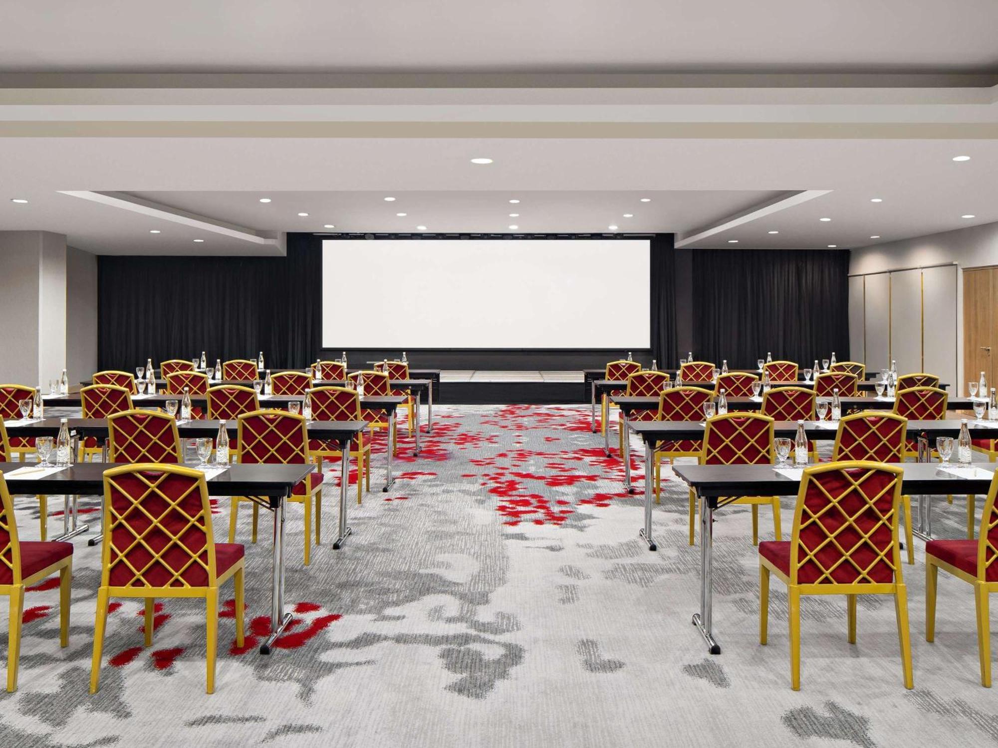 โนโวเทล จาการ์ต้า กาจะห์ มาดา โฮเต็ล Hotel จาการ์ตา ภายนอก รูปภาพ