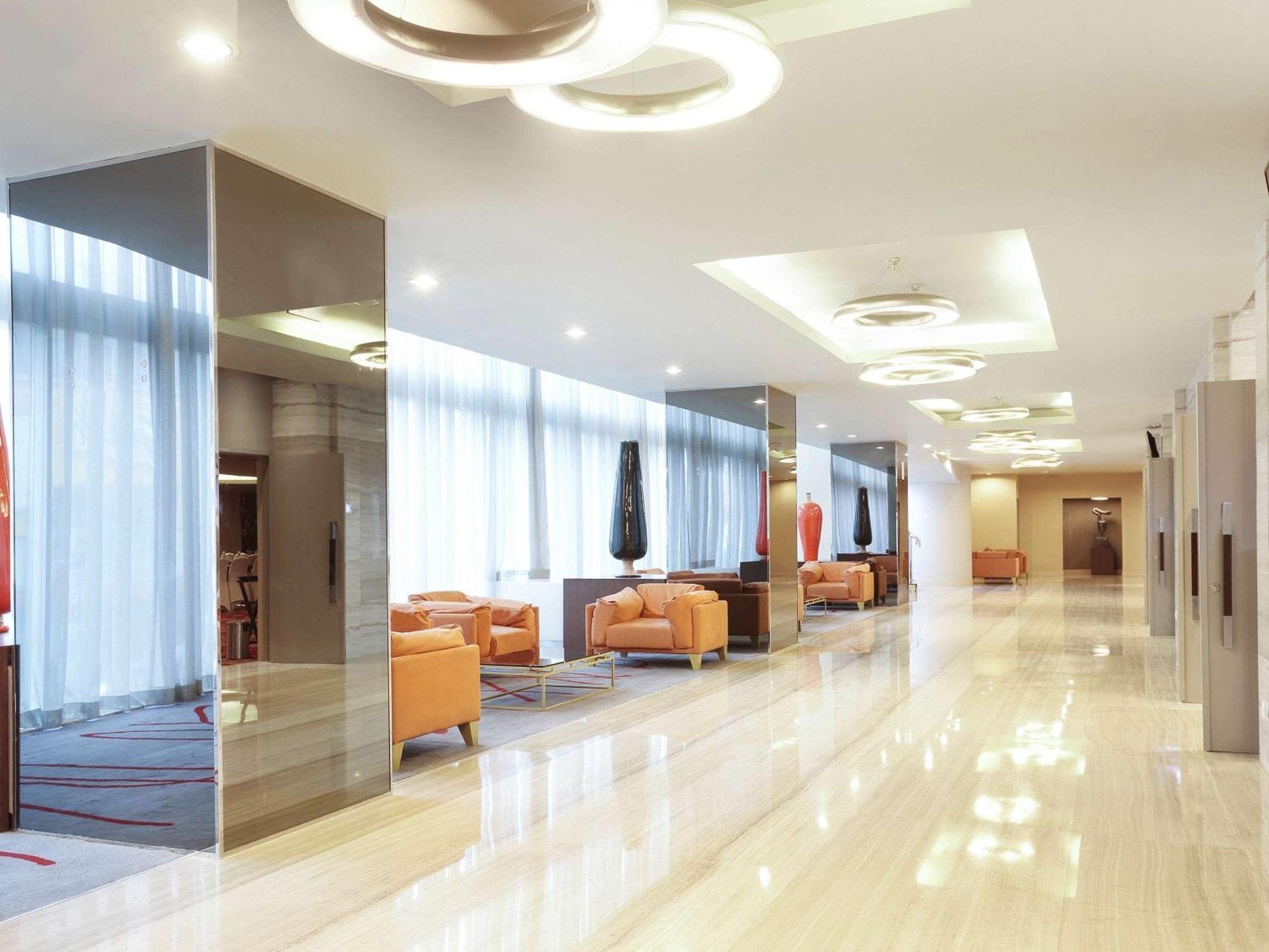 โนโวเทล จาการ์ต้า กาจะห์ มาดา โฮเต็ล Hotel จาการ์ตา ภายนอก รูปภาพ