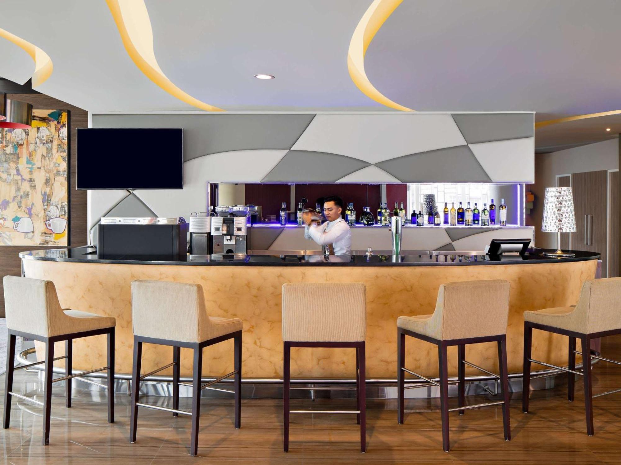 โนโวเทล จาการ์ต้า กาจะห์ มาดา โฮเต็ล Hotel จาการ์ตา ภายนอก รูปภาพ