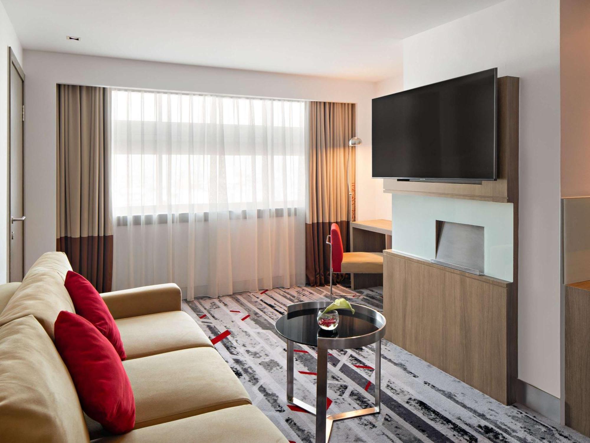 โนโวเทล จาการ์ต้า กาจะห์ มาดา โฮเต็ล Hotel จาการ์ตา ภายนอก รูปภาพ