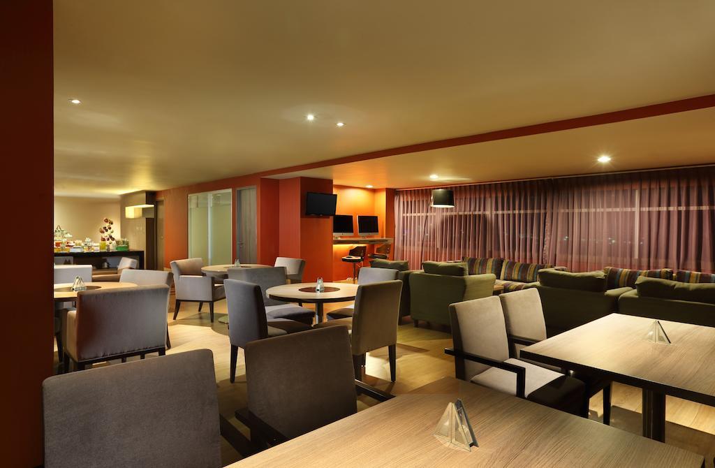 โนโวเทล จาการ์ต้า กาจะห์ มาดา โฮเต็ล Hotel จาการ์ตา ภายนอก รูปภาพ