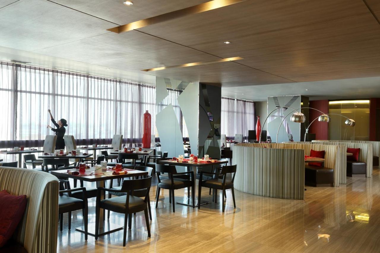 โนโวเทล จาการ์ต้า กาจะห์ มาดา โฮเต็ล Hotel จาการ์ตา ภายนอก รูปภาพ